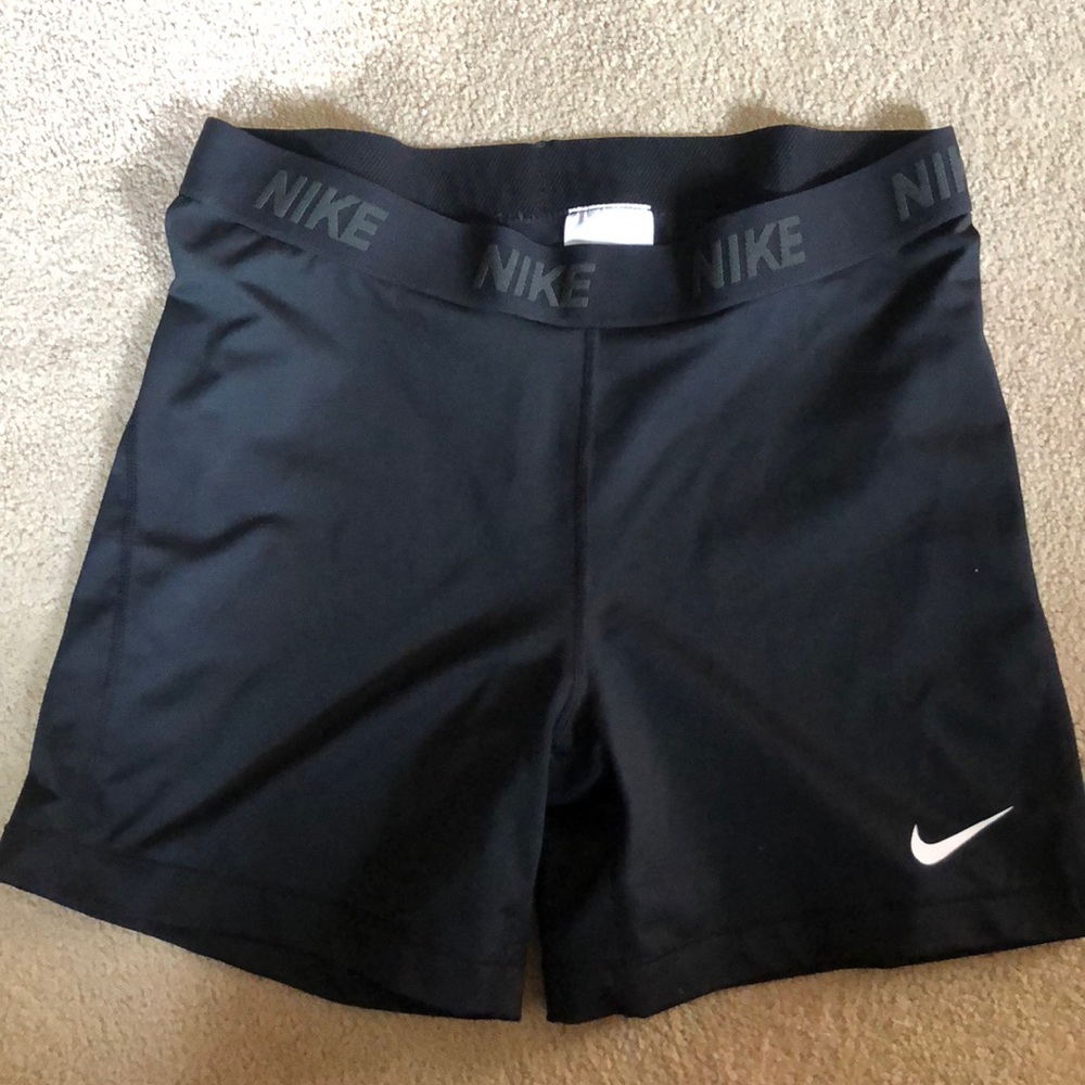 Nike Pro shorts 5” inseam worn once